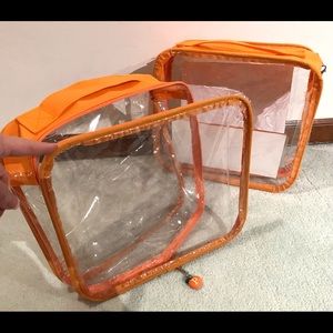 🍑 2 See-through Carrying Cases